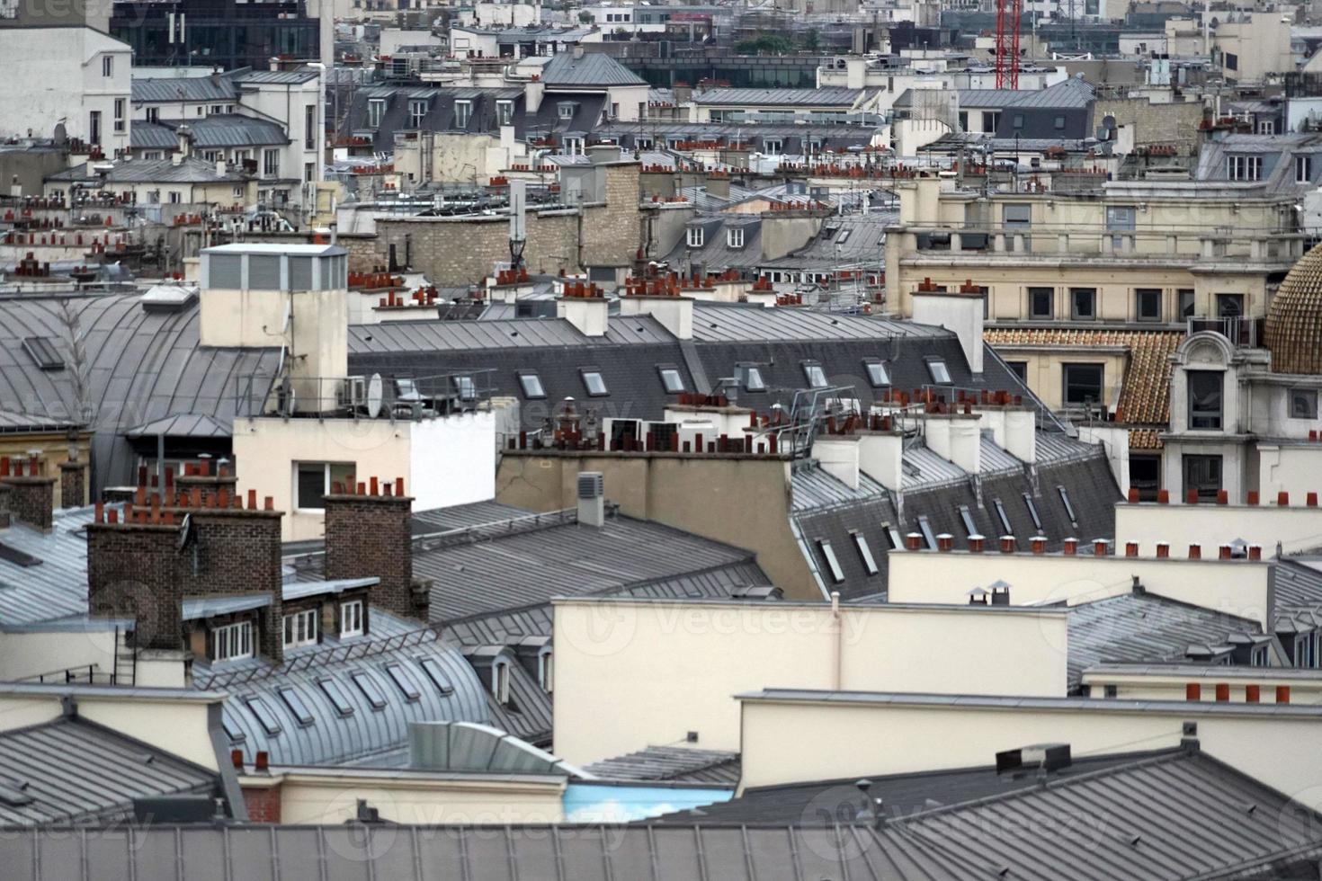 paris tak skorsten och byggnad Stadsutsikt foto