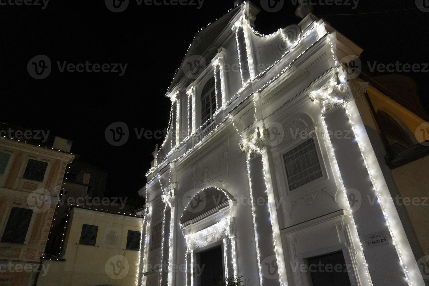 chiavari historisk medeltida stad gata ights för jul foto