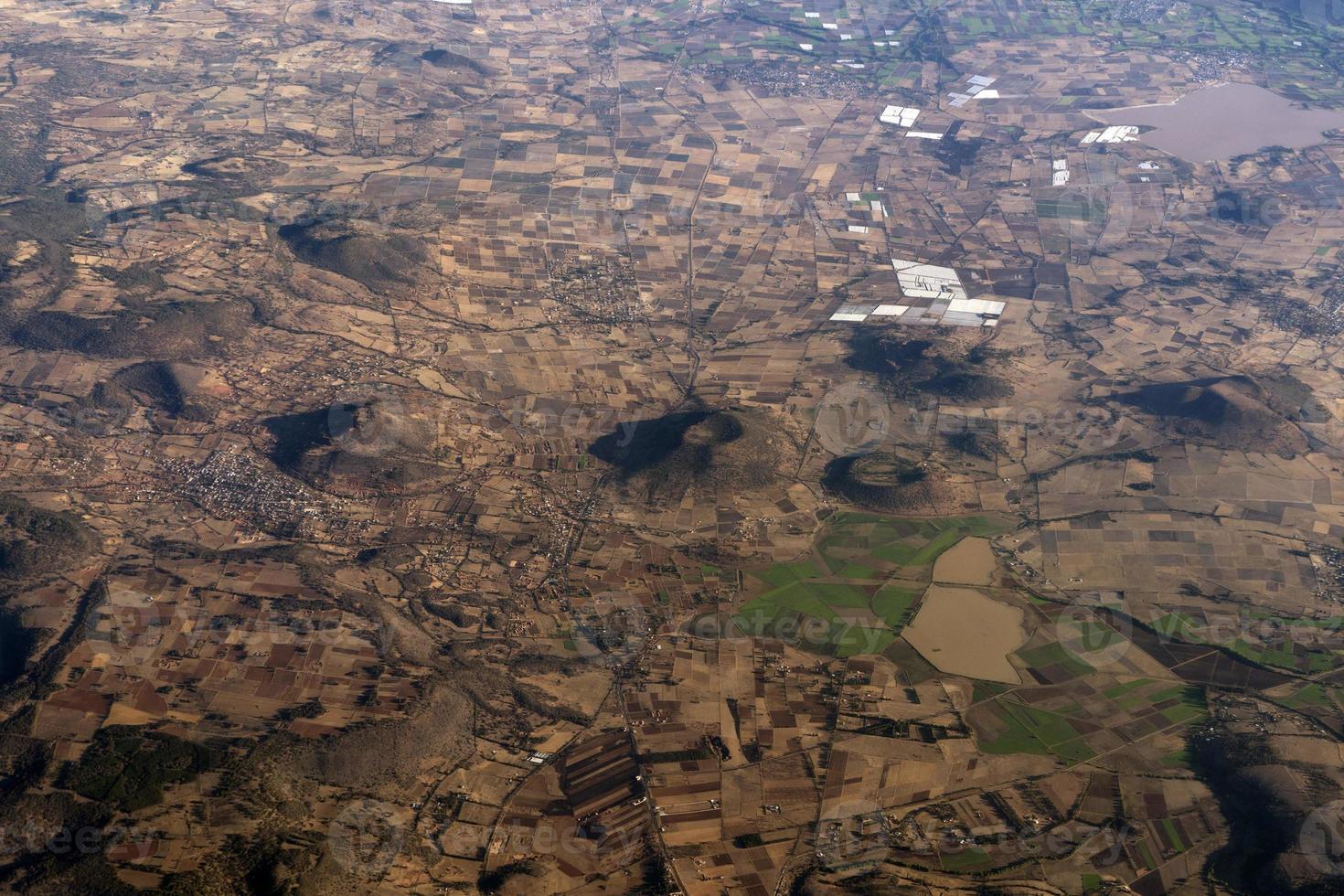 mexico guadalajara fält och vulkaner antenn se panorama landskap foto