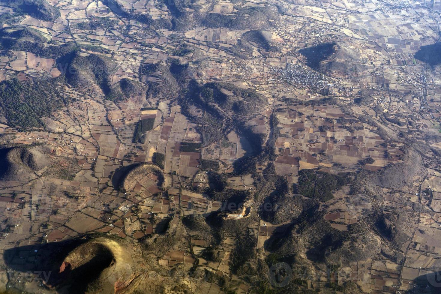mexico guadalajara fält och vulkaner antenn se panorama landskap foto