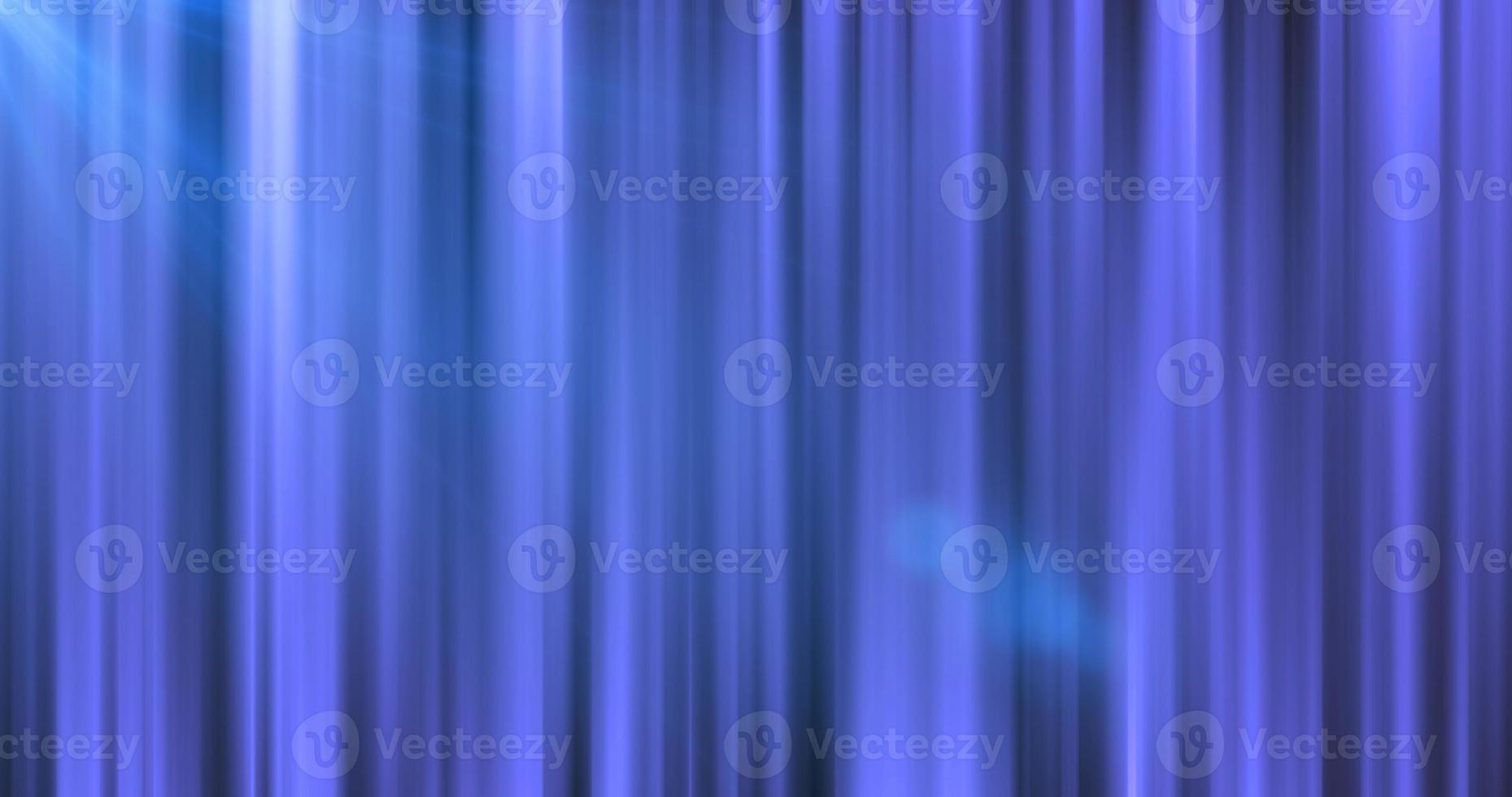 abstrakt bakgrund, tyg ridå i de teater från vertikal blå regnbågsskimrande pinnar av rader av Ränder av ljus skinande lysande skön foto