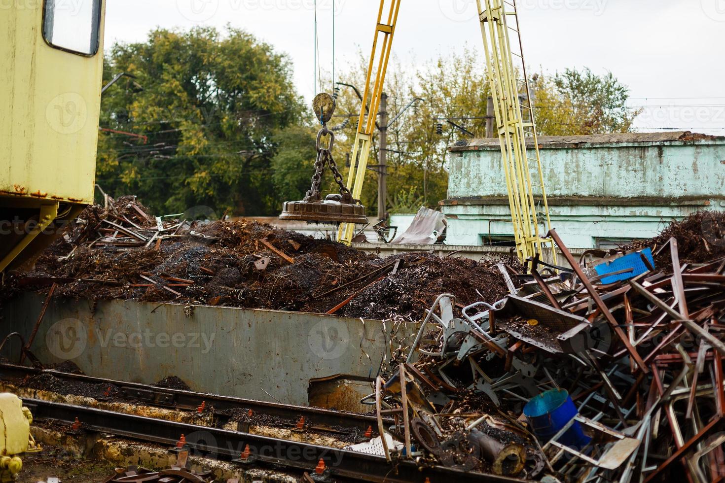 återvinning av skrot metall från revs byggnad foto