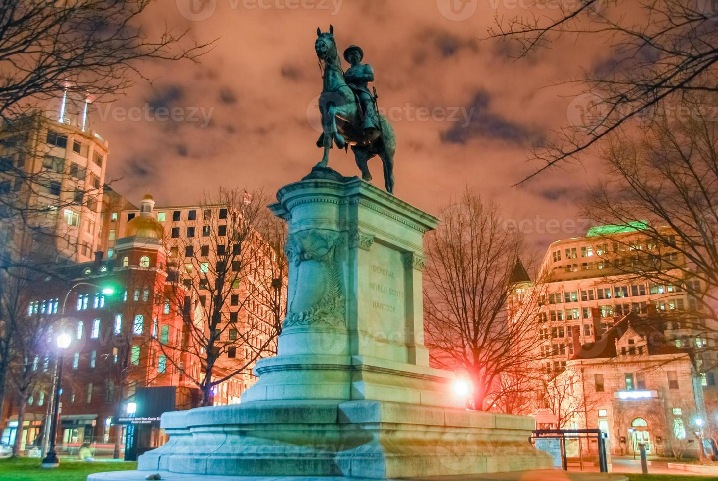 staty i hedra av allmän winfield scott hancock på natt i Washington dc de förenad stater av Amerika foto