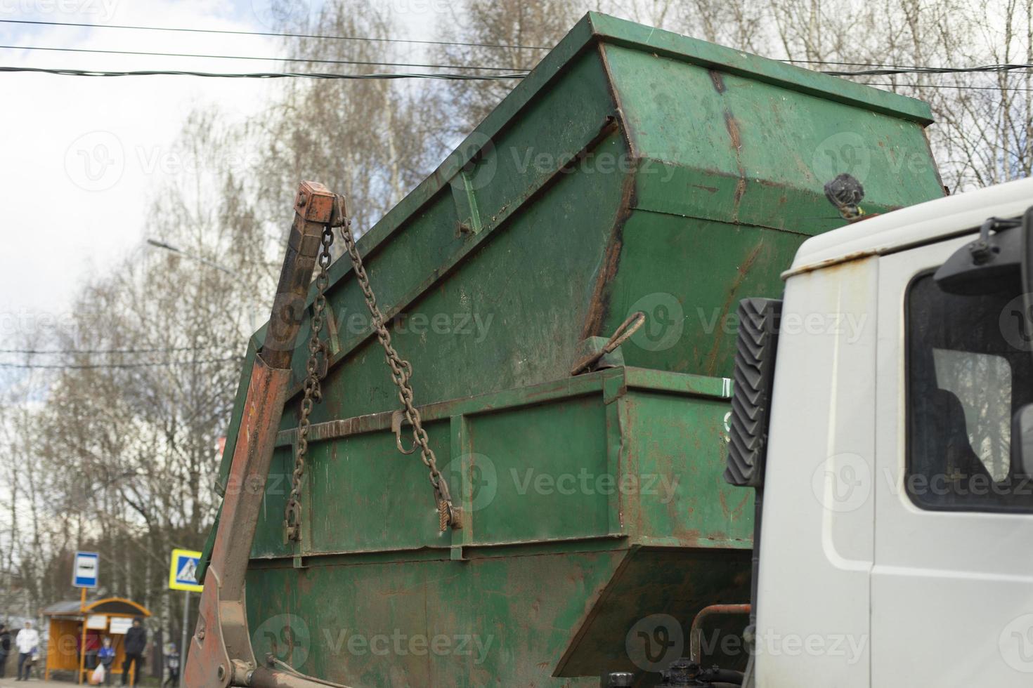 transport av behållare. sopor lastbil. foto