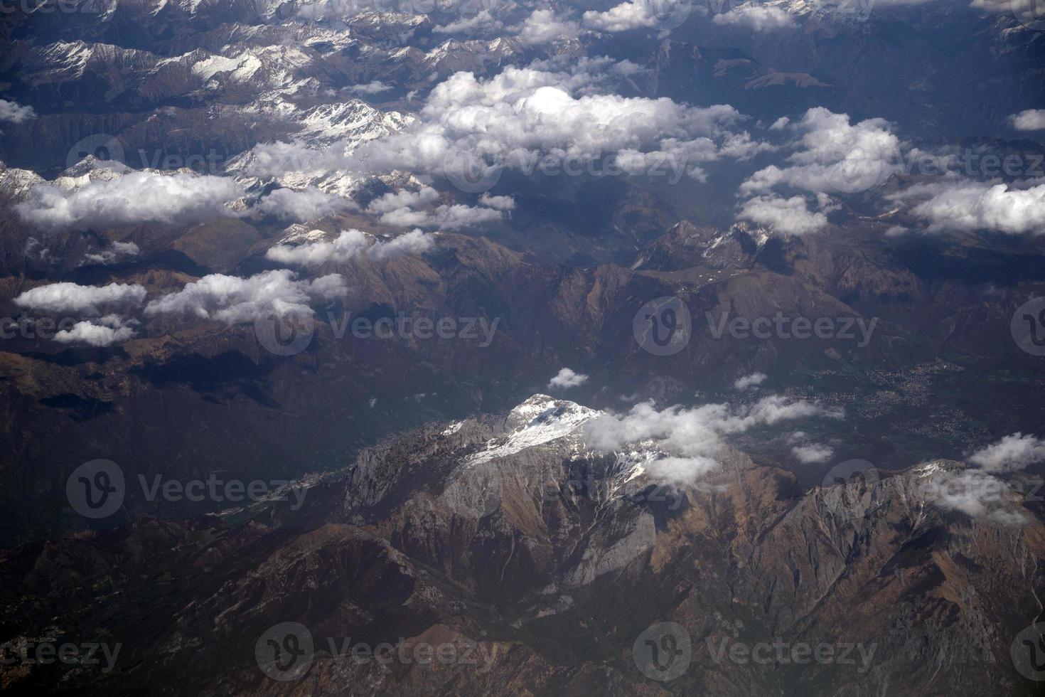 alps antenn se panorama landskap från flygplan foto