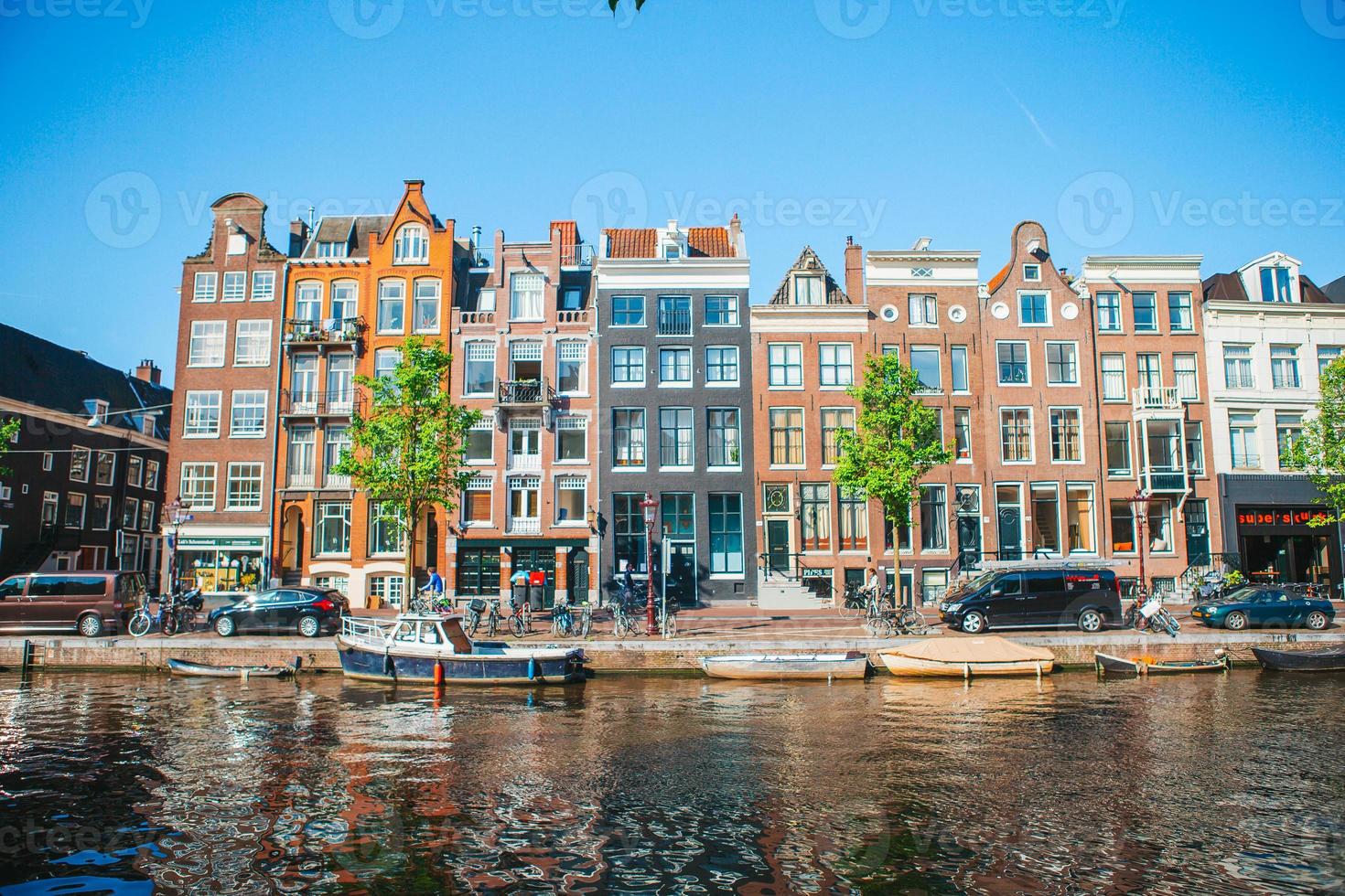 traditionell dutch medeltida hus i amsterdam huvudstad av nederländerna foto