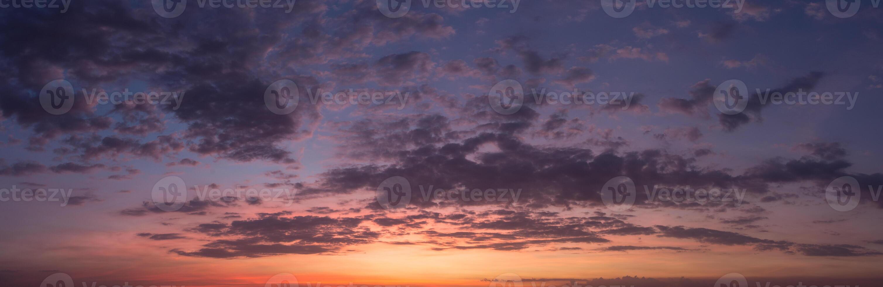 himmel vid solnedgången foto