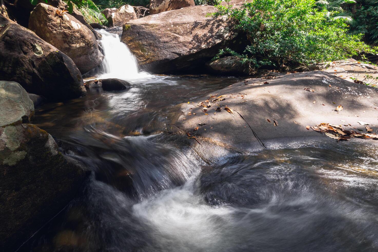 ström i khao chamao vattenfall nationalpark foto