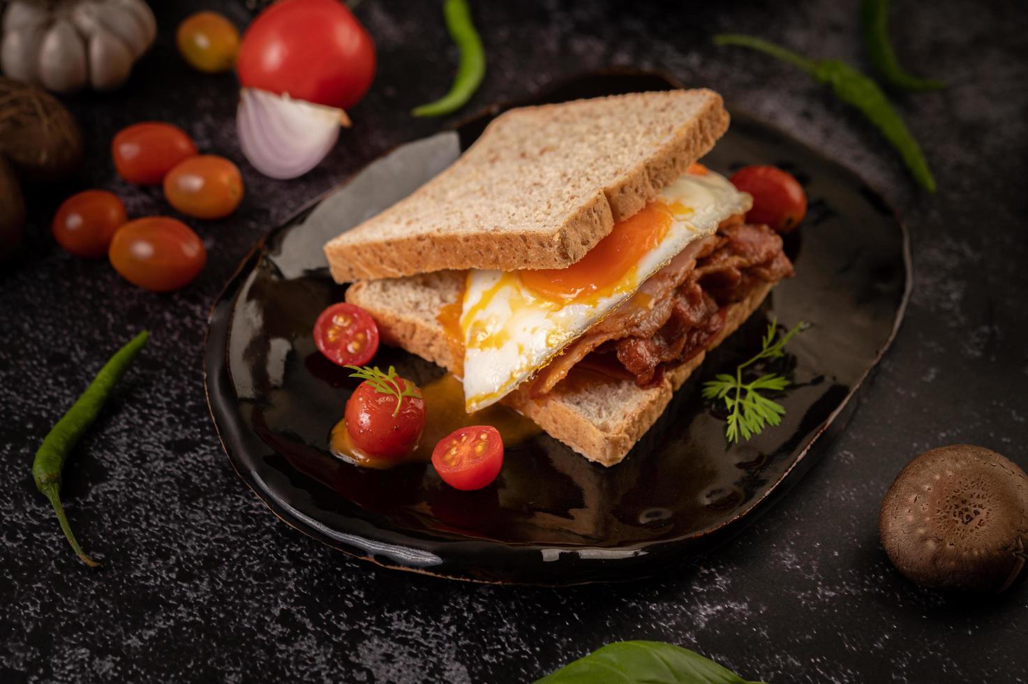 skinka och ägg frukost smörgås foto