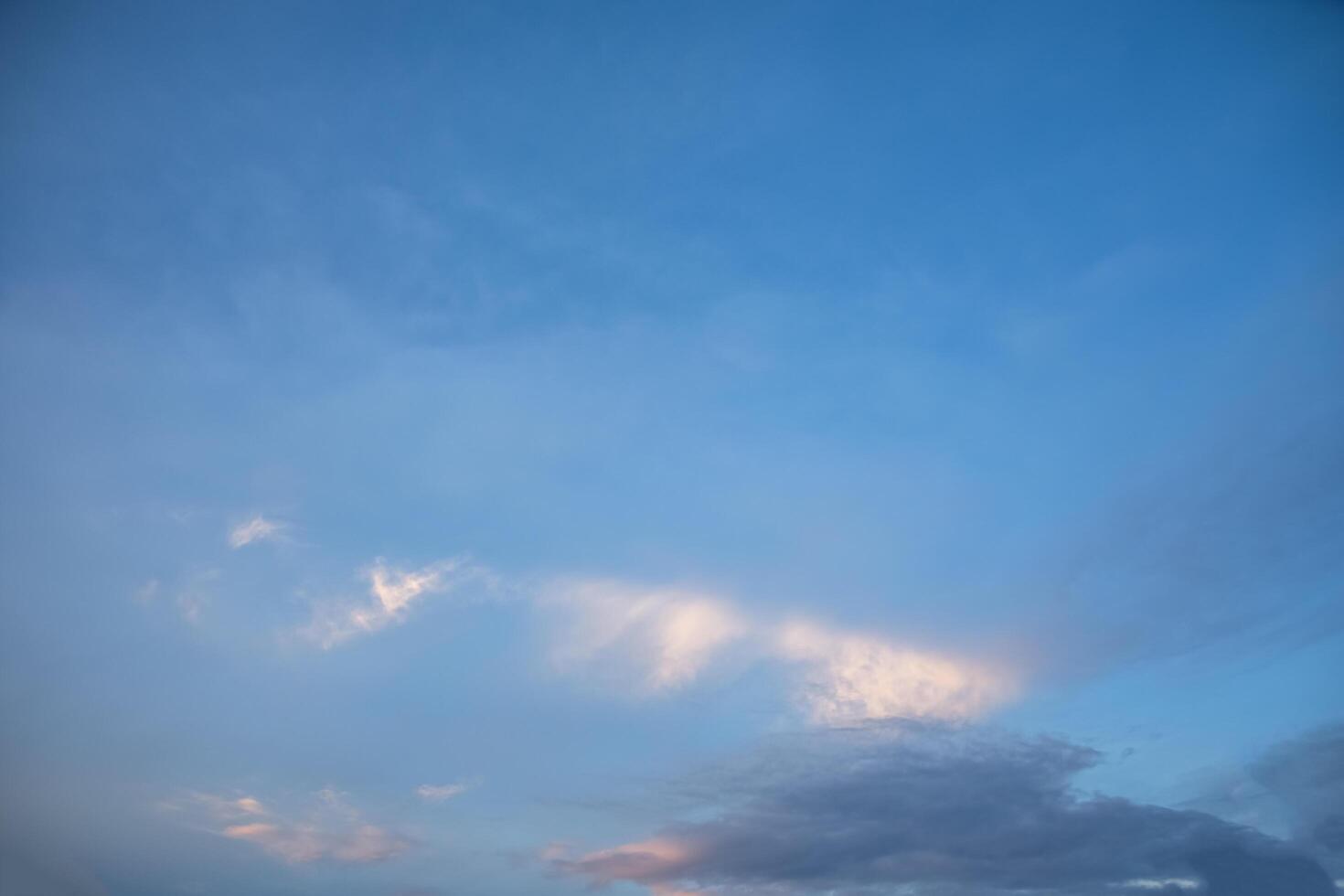 himlen vid solnedgången foto