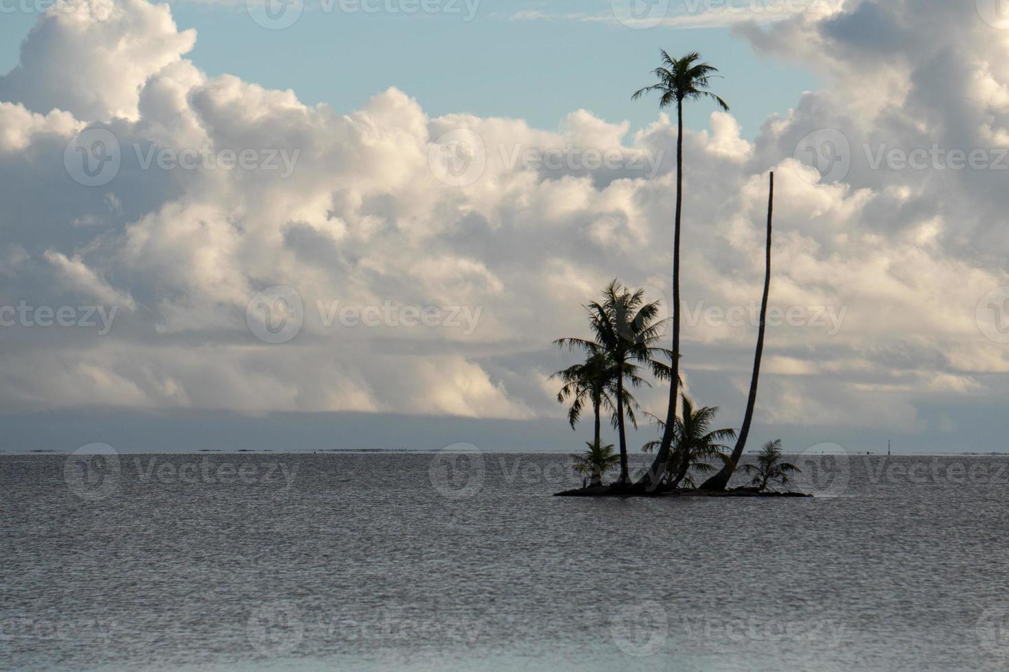 underbar solnedgång i bora bora franska polynesien foto