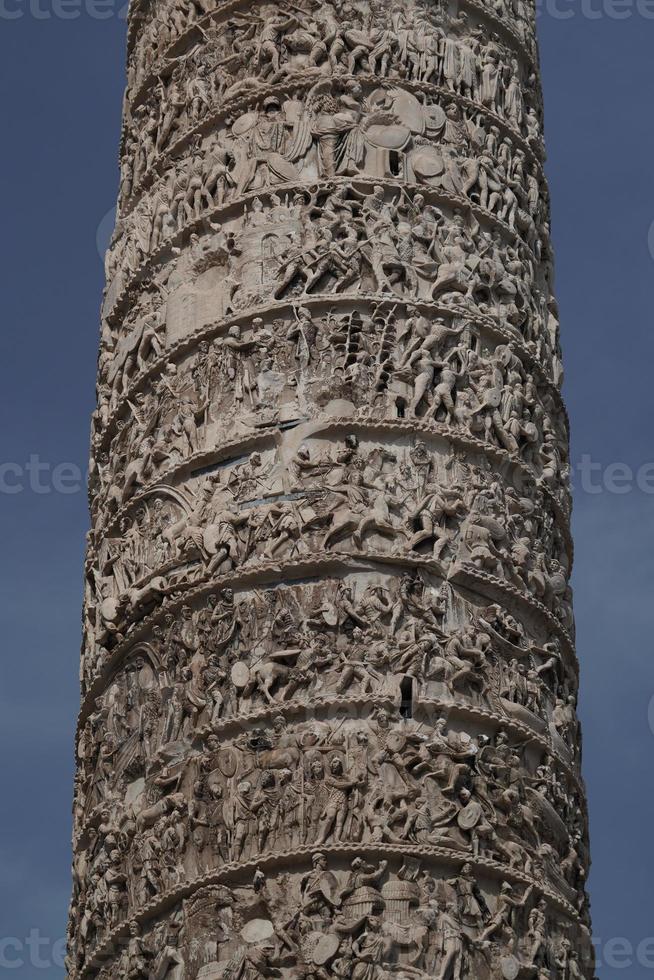 marco aurelio kolumn i rom piazza colonna plats foto