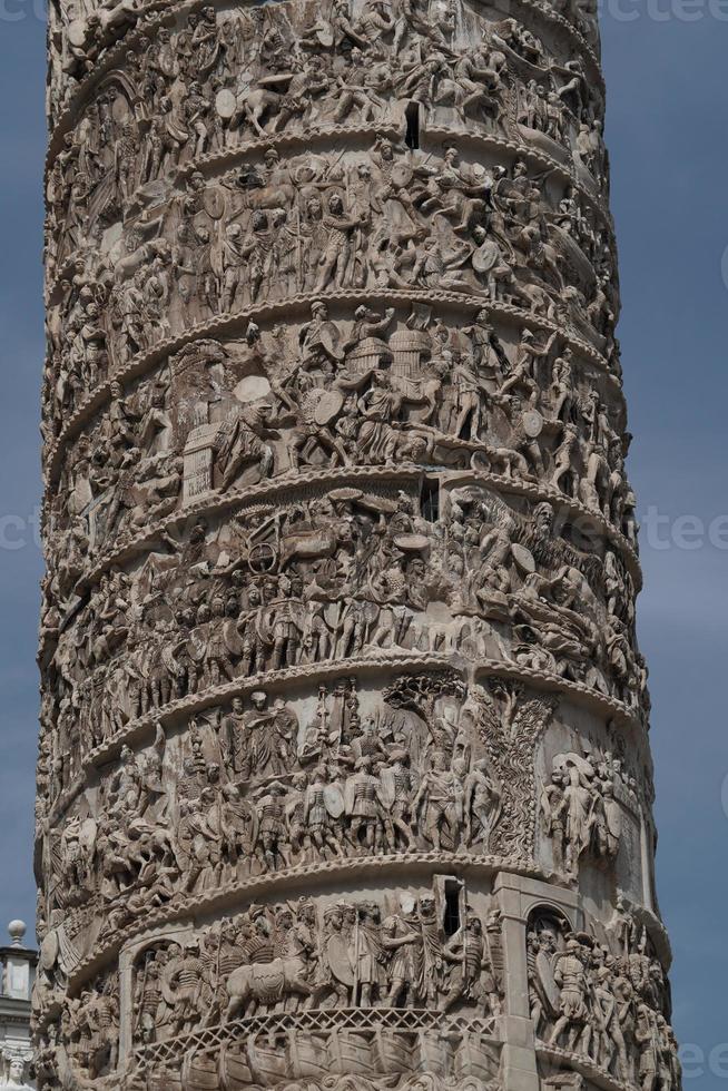 marco aurelio kolumn i rom piazza colonna plats foto