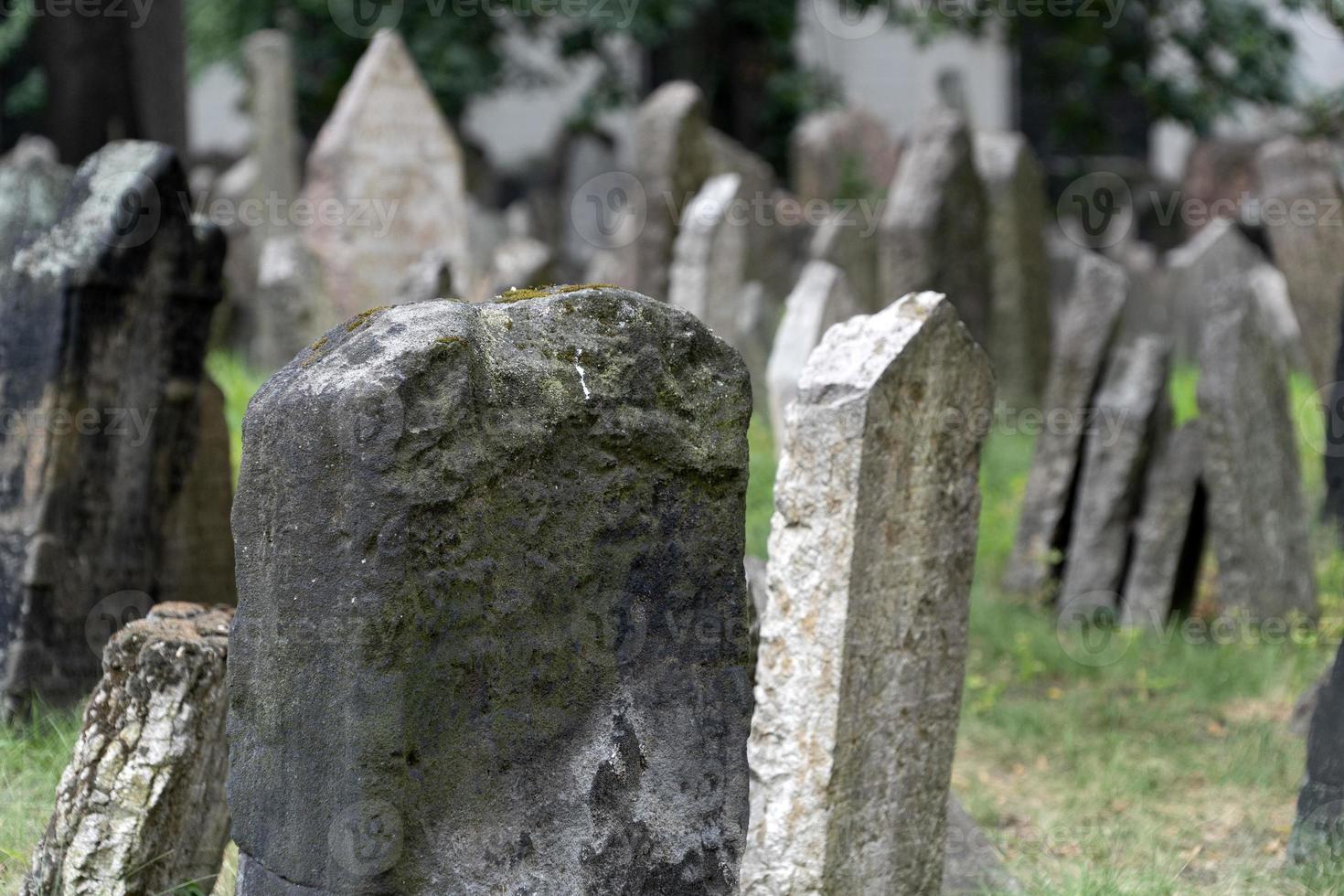 jewish gammal kyrkogård i prag foto