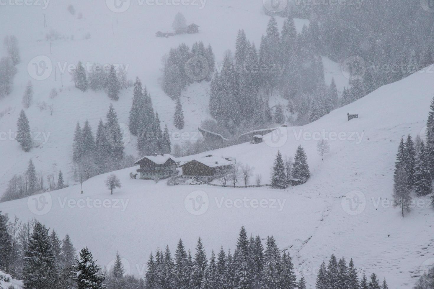 vinter- landskap i österrikiska alps foto