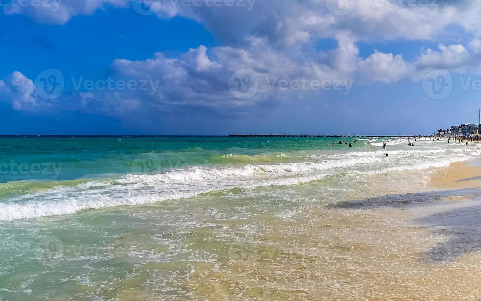 tropisk karibiska strand klar turkos vatten playa del carmen Mexiko. foto