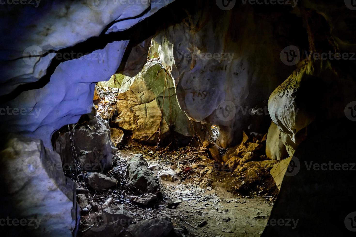 grotta i thailand foto