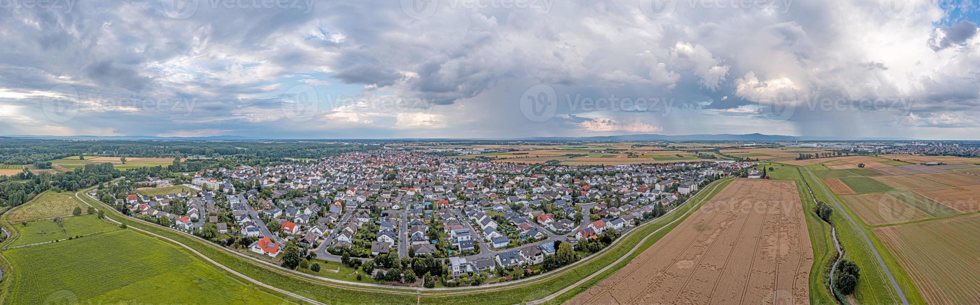 Drönare panorama över de by stockstadt i de hessian distrikt gross-gerau foto