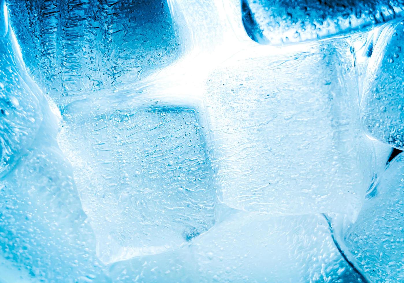 is kuber bakgrund, is kub textur eller bakgrund den gör mig känna färsk och känna Bra, i de sommar, is och kall drycker kommer göra oss känna avslappnad, tillverkad för dryck eller förfriskning företag. foto