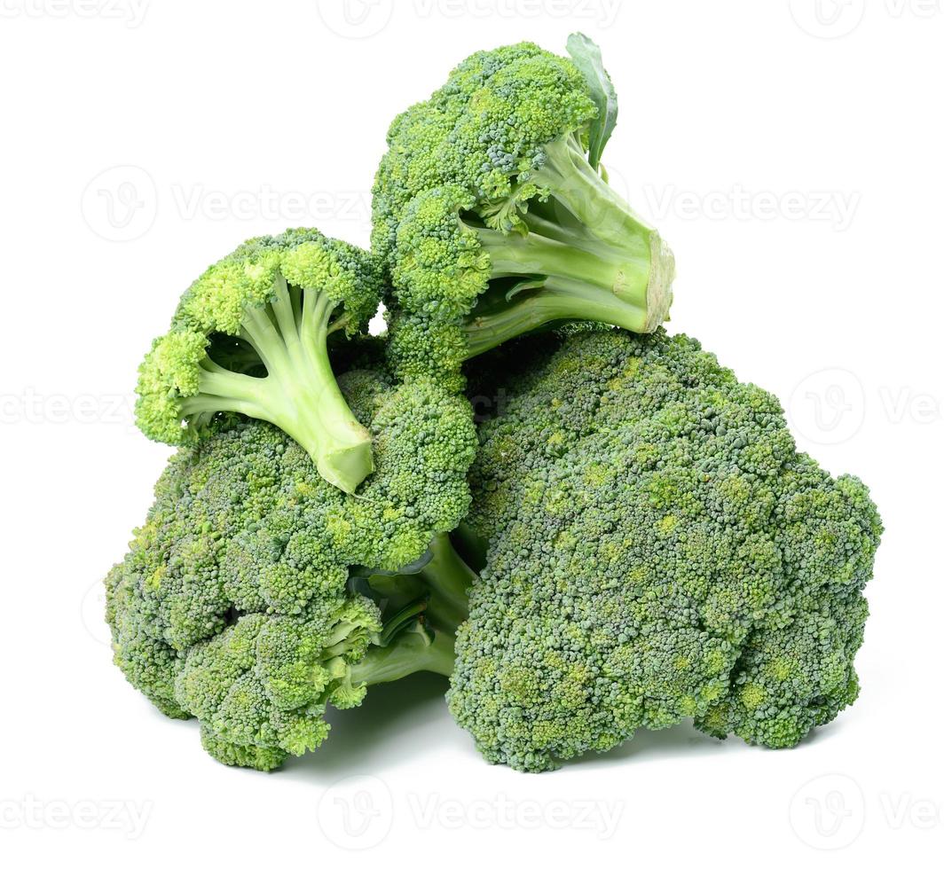 knippa av färsk grön kål broccoli isolerat på vit bakgrund foto