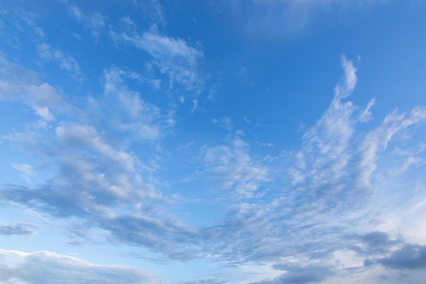 moln på himlen foto