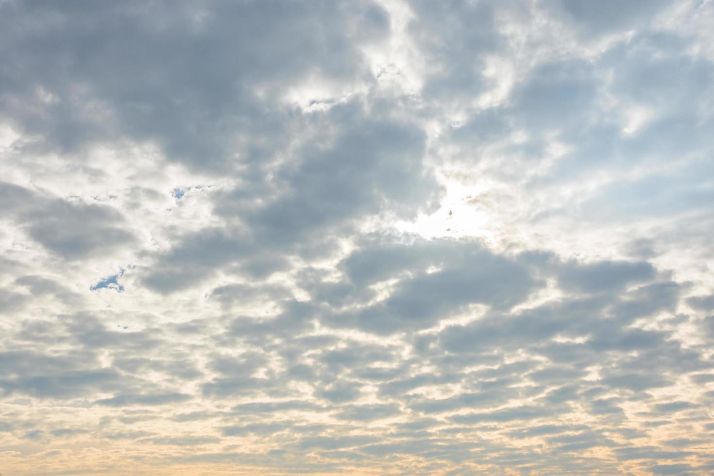 moln på himlen foto