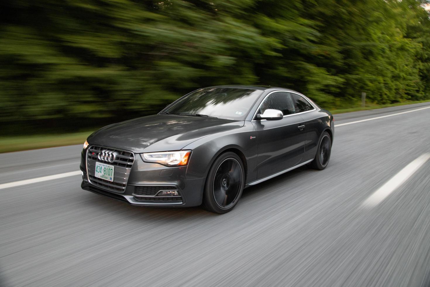 usa, 2020 - svart audi coupe på väg under dagtid foto