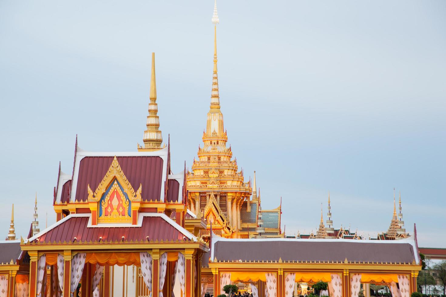 thailändskt buddhistiskt tempel foto