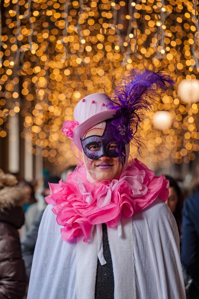 Venedig, Italien - februari, 2019 karneval av Venedig, typisk italiensk tradition och fest med masker foto