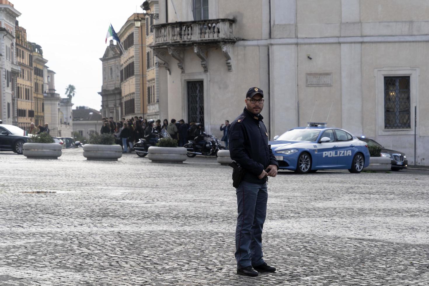 rom, Italien. november 22 2019 - president sergio mattarella anländer på quirinale byggnad foto