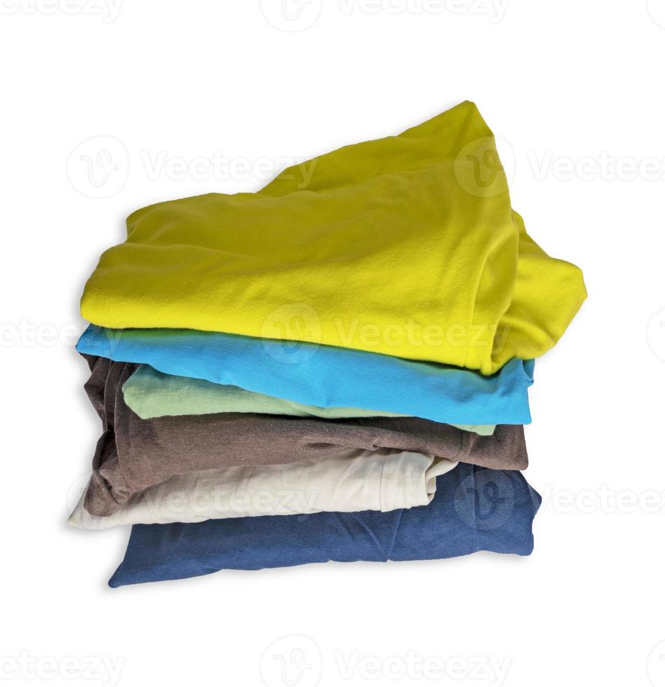 stack av bärs flerfärgad kläder isolerat på vit bakgrund foto