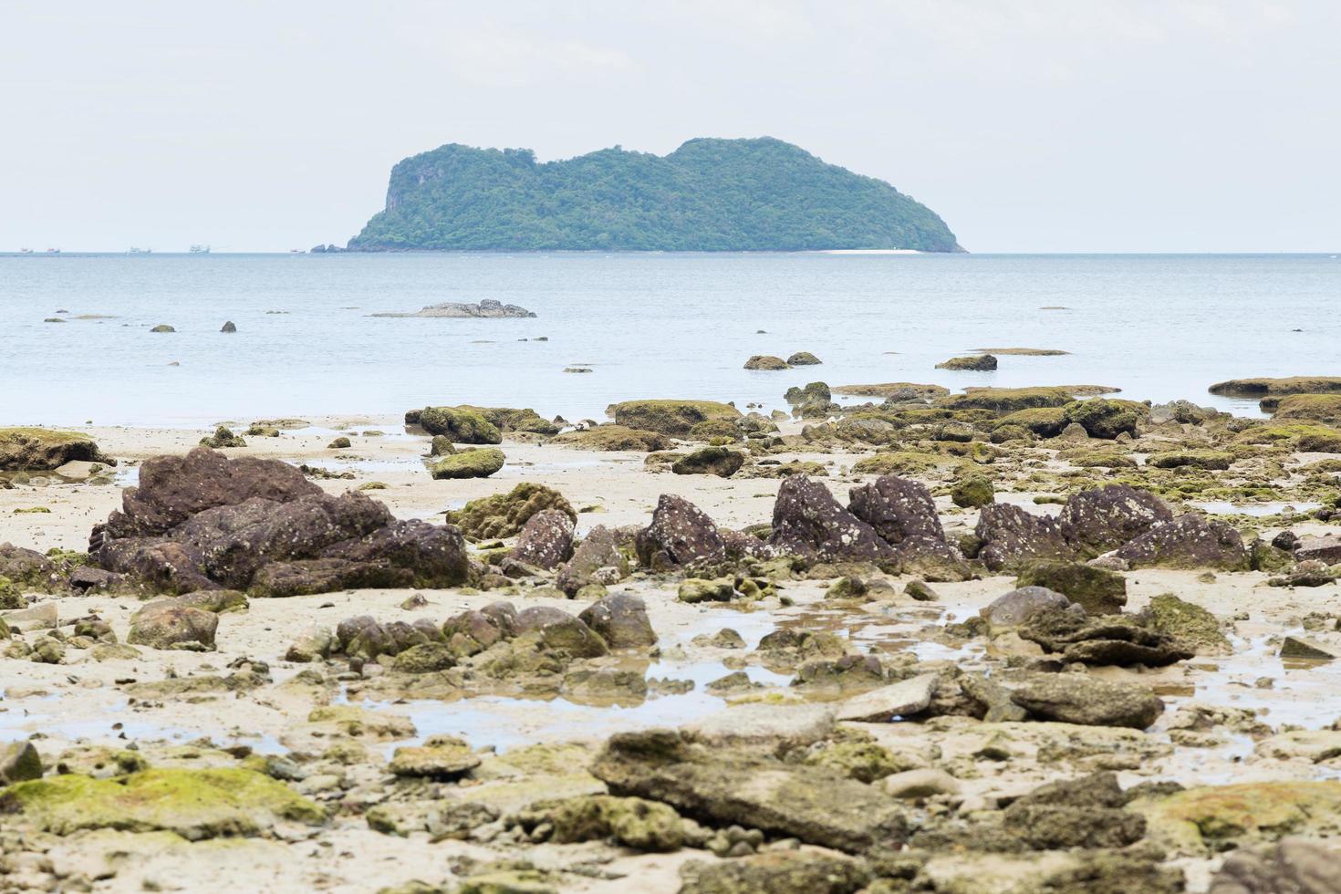 ö och strand i Thailand foto