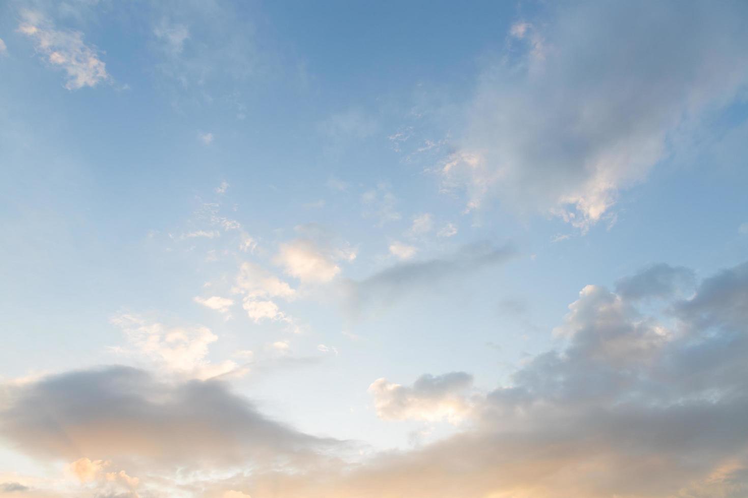 moln på himlen foto