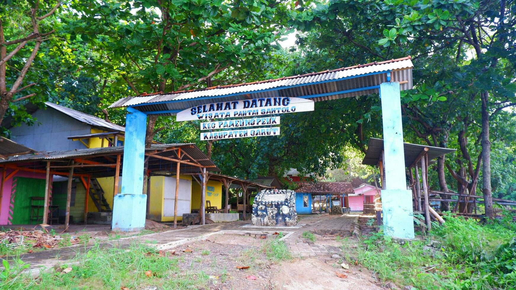 Port Välkommen till turist attraktioner i sayang heulang pameungpeuk garut, gapura selamat datang foto