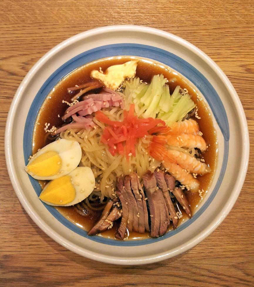 japansk ramen nudelskål foto