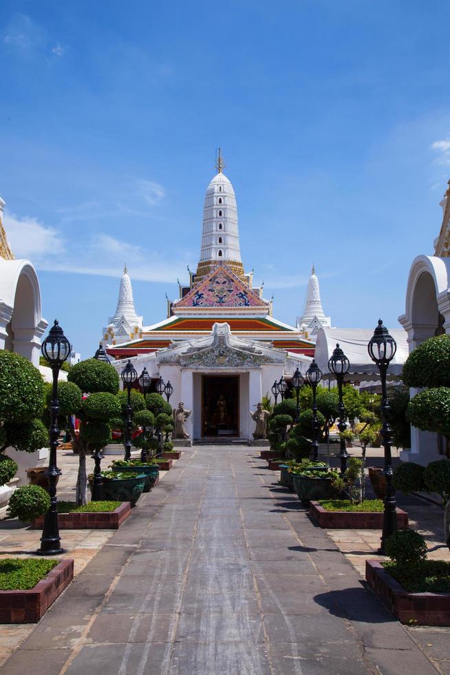 vitt tempel i Thailand foto