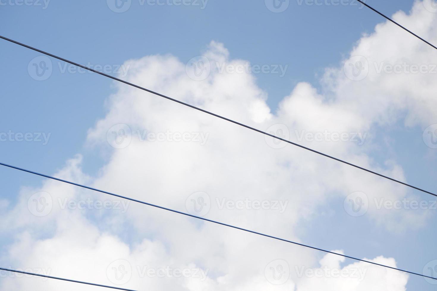 skön moln på blå himmel som en bakgrund foto