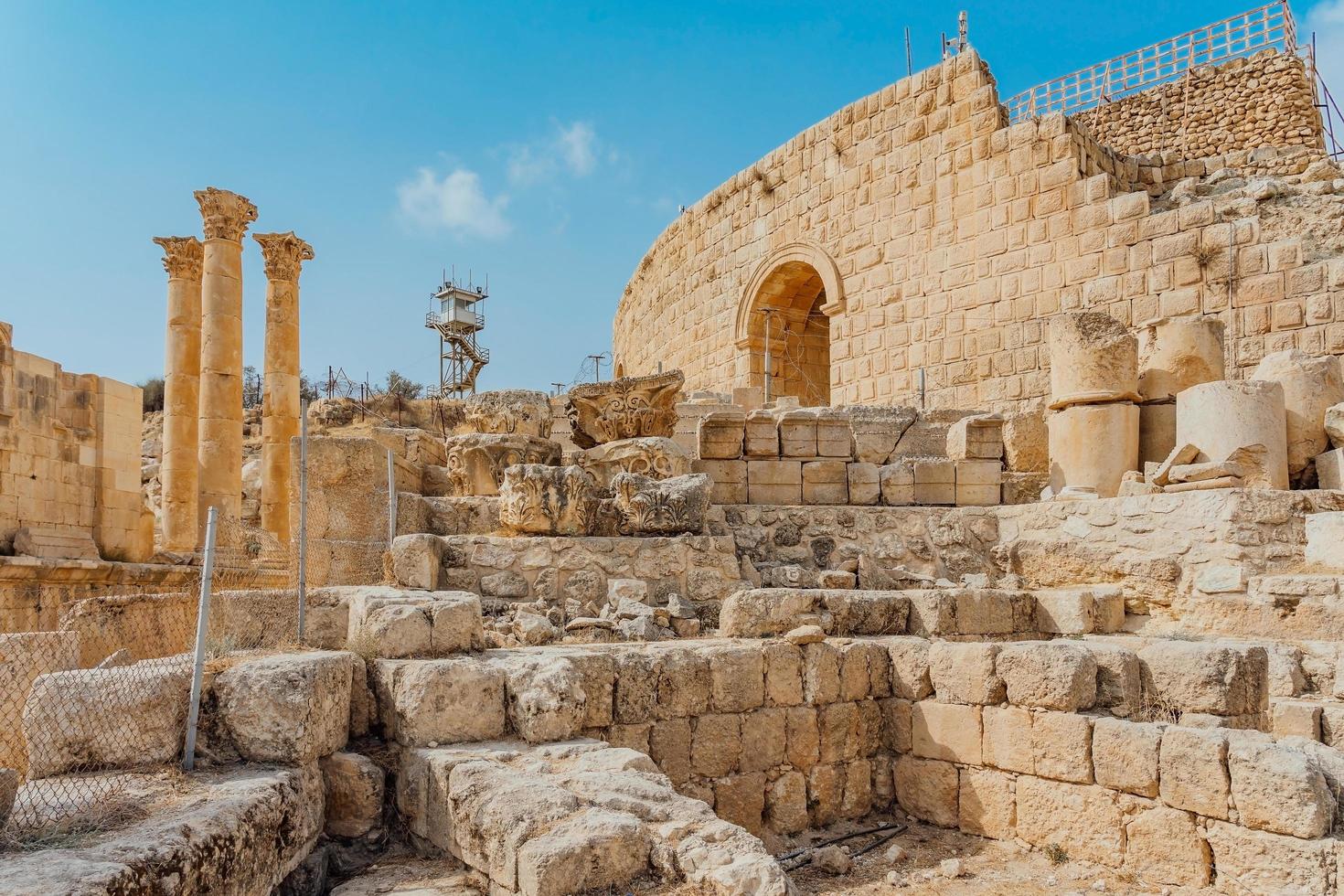 artemis tempel i gerasa, dagens jerash, jordanien foto
