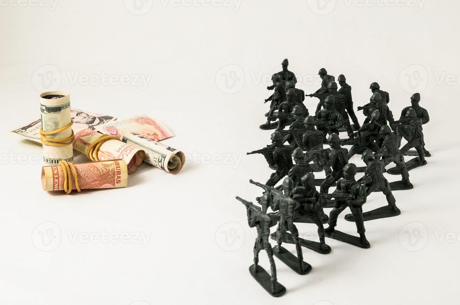 leksak soldater och pengar foto