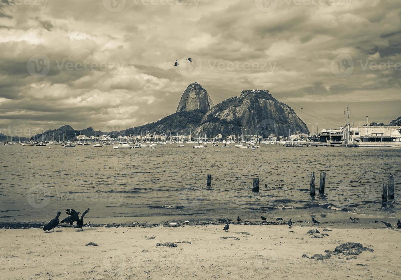 sugarloaf berg och botafogo strand rio de janeiro Brasilien. foto