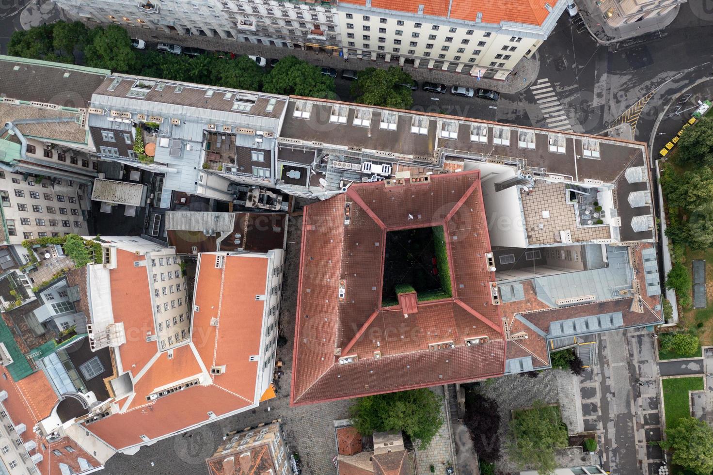 antenn taket se av gator och byggnader i Wien, Österrike. foto