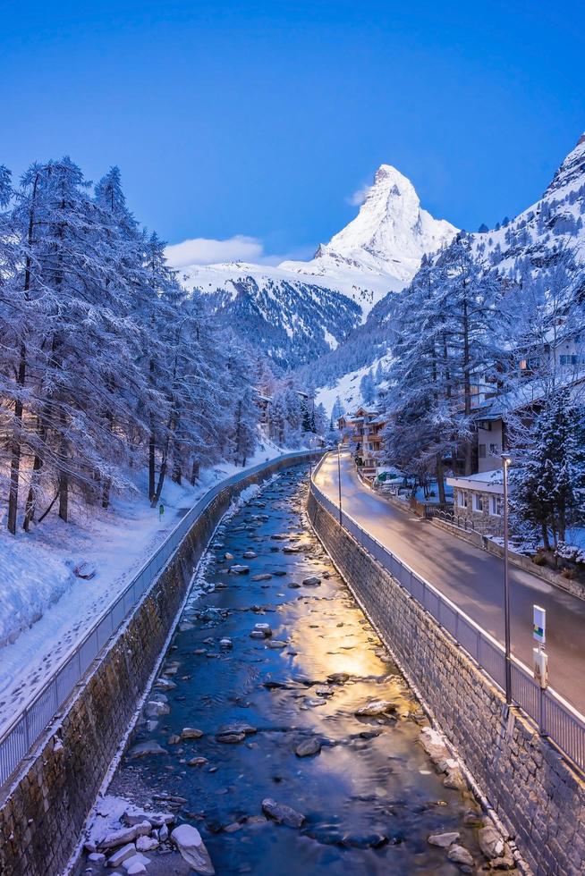 gammal by i Zermatt, Schweiz foto