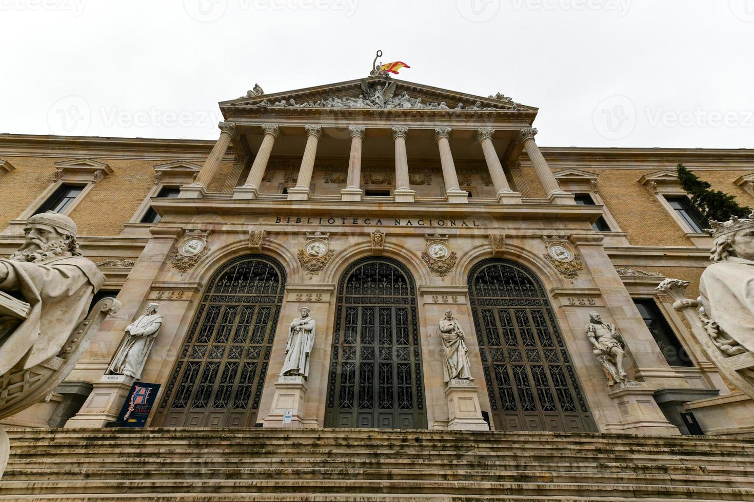 nationell bibliotek av Spanien biblioteca nacional de espana är en större offentlig bibliotek, största i Spanien och ett av största bibliotek i de värld. den är belägen i madrid, på de paseo de recoletos. foto