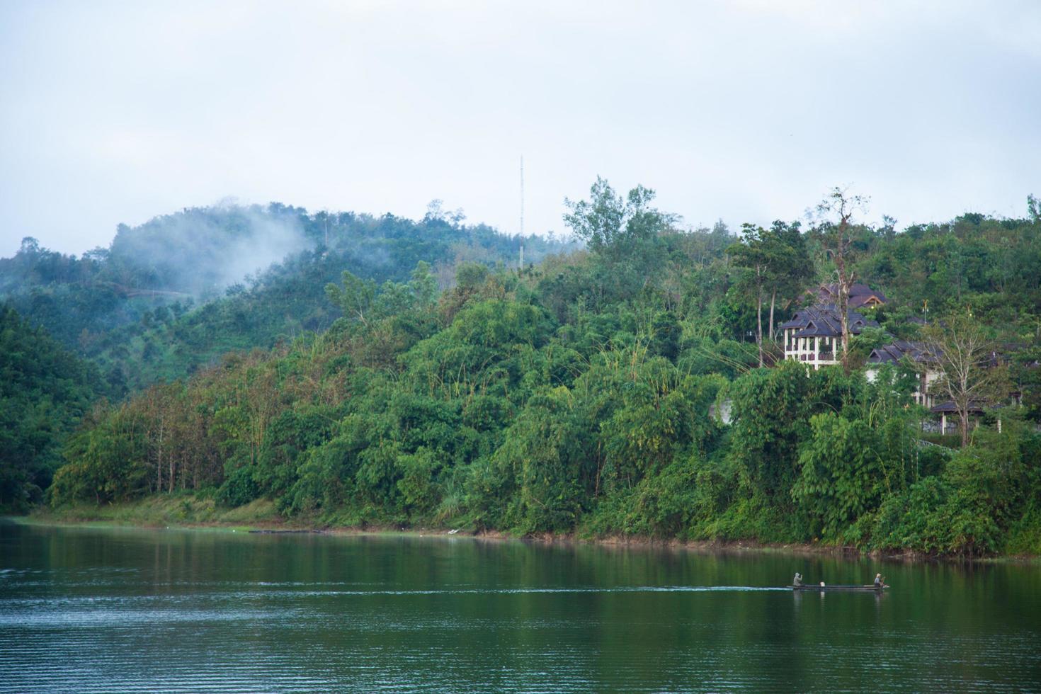 semesterort på berget i Thailand foto