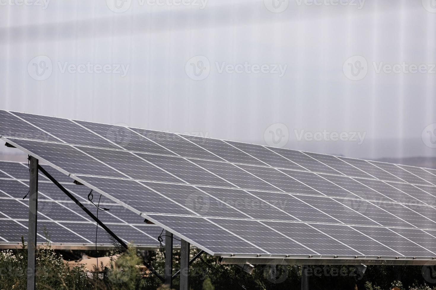 solpanel, solceller, alternativ elkälla - begreppet hållbara resurser foto