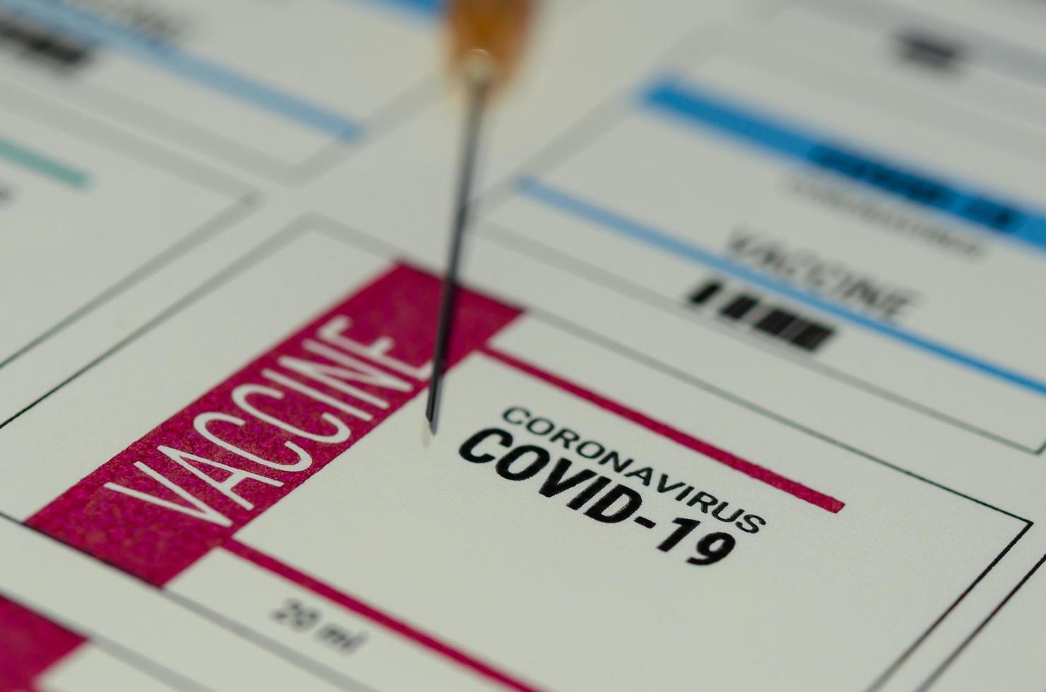 ett koronavirusvaccinmärke för covid-19 foto