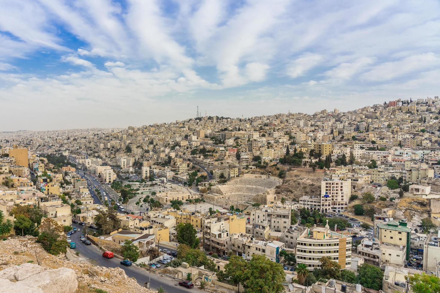stadsbild av amman centrum i skymningen, jordanien foto