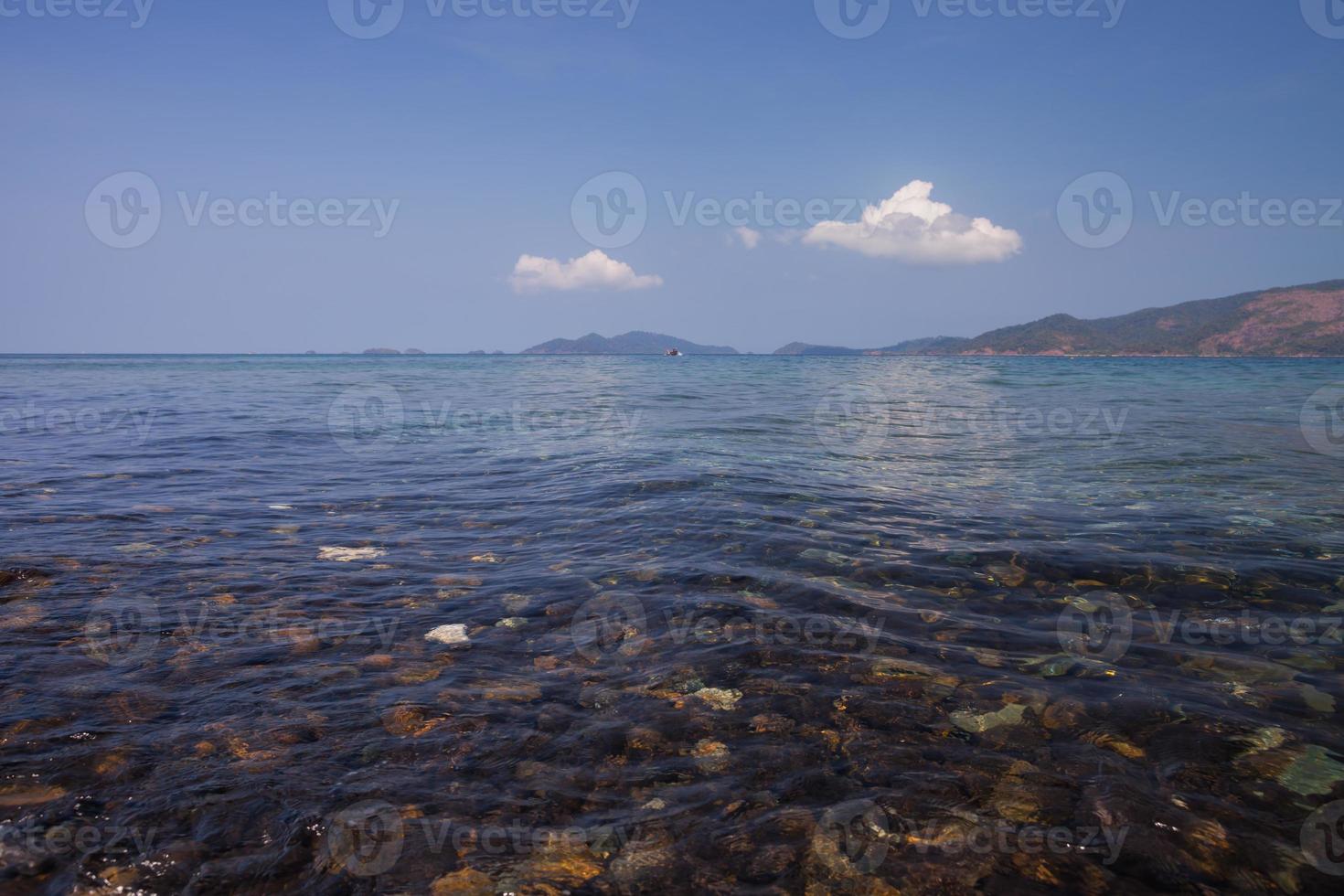 moln ovanför havet foto