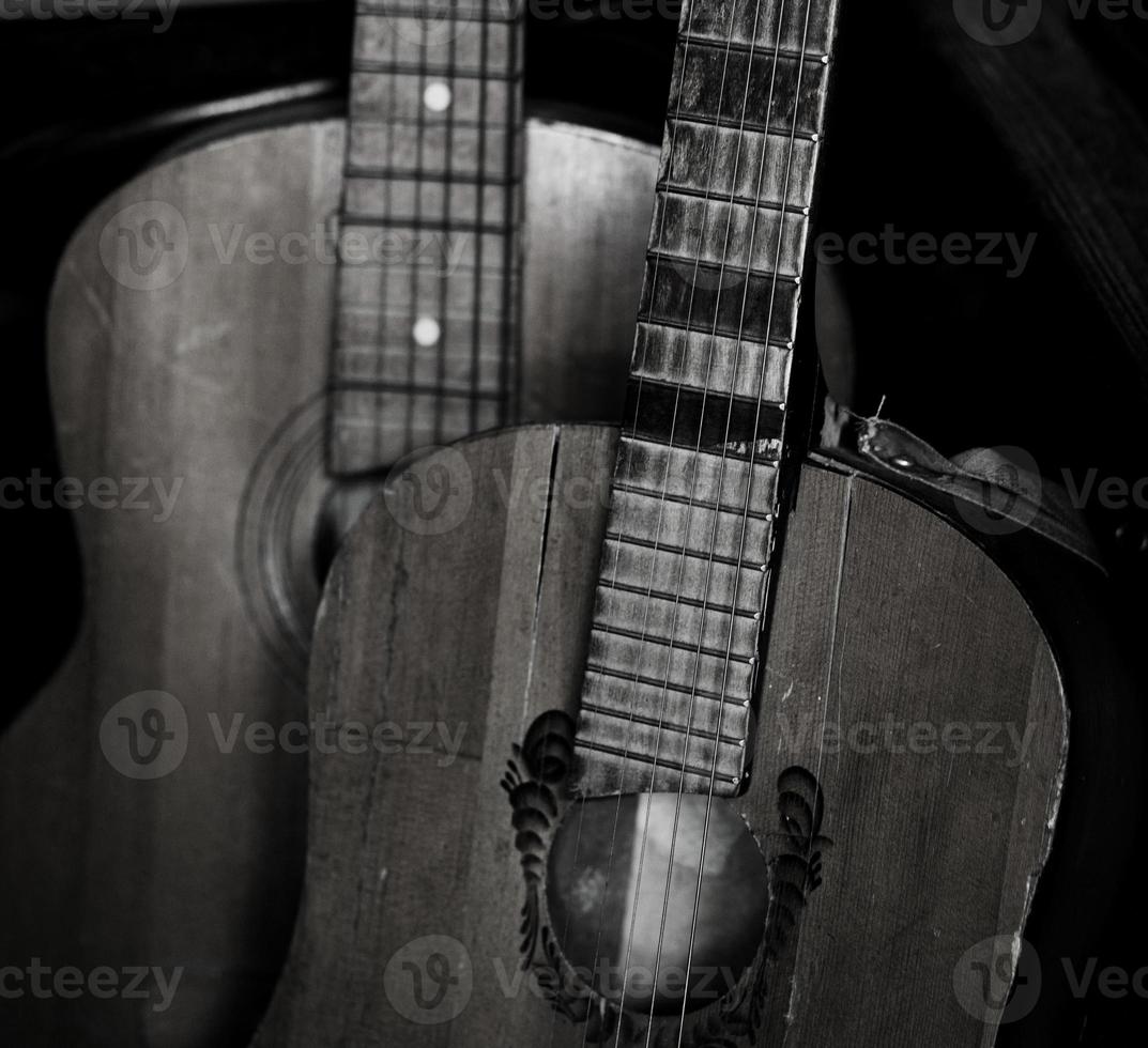 årgång klassisk akustisk gitarr. foto