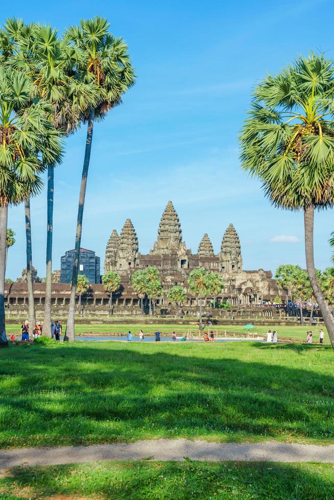 människor vid Angkor Wat-templet, Siem Reap, Kambodja foto